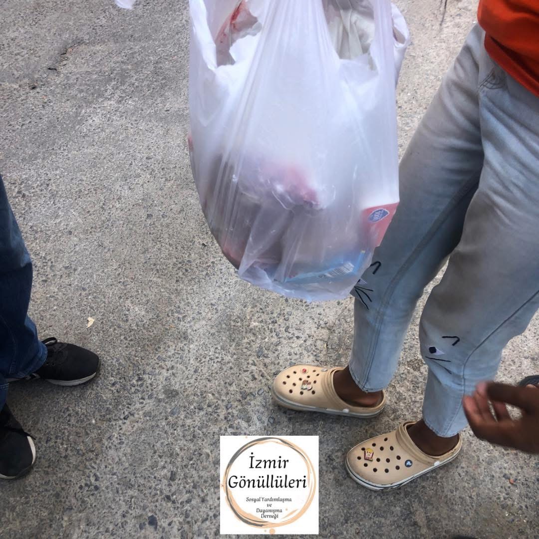 İzmir Gönüllüleri Gıda Marketi ve Gıda Dağıtımları